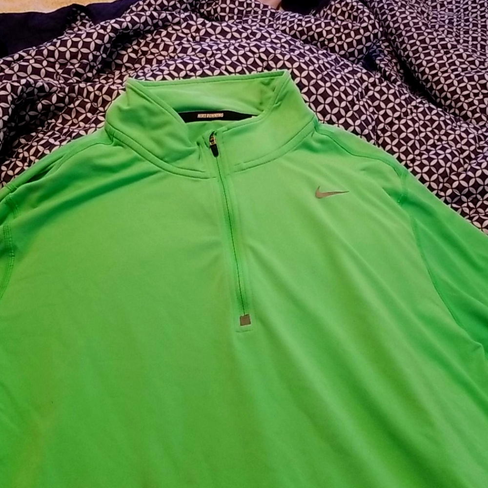 Nike pull over